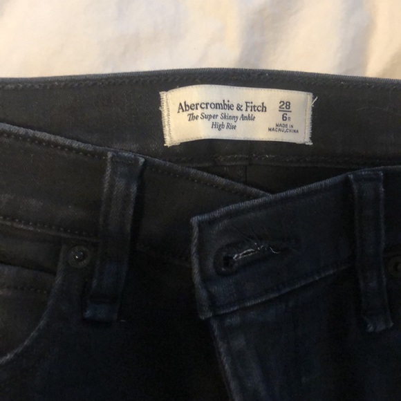 Abercrombie & Fitch size 28/6 black super skinny high rise ankle Jean - Picture 2 of 4